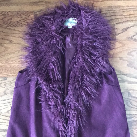 Forever 21 Velvet Vest - Picture 2 of 3